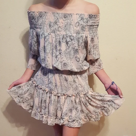 Misa Los Angeles Geroux Off the Shoulder - Picture 4 of 5